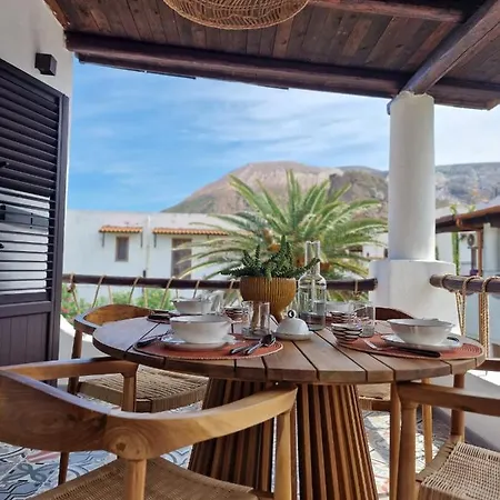 Holiday home Ossidiana Rossa Elegant Vulcano *